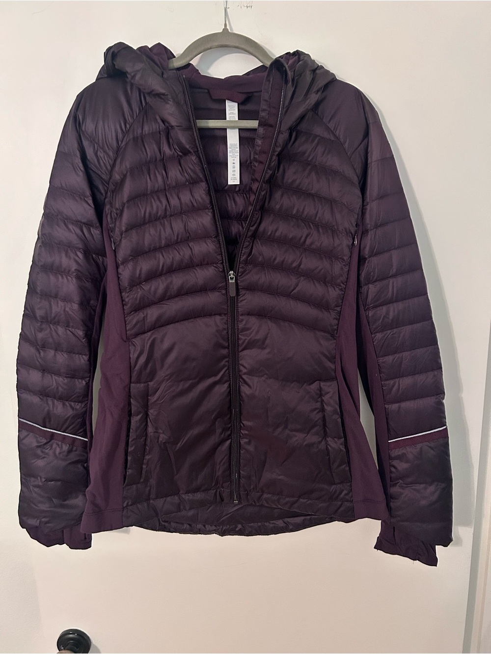 Women’s Lululemon Lightweight Hooded Puffer Jacket - Plum